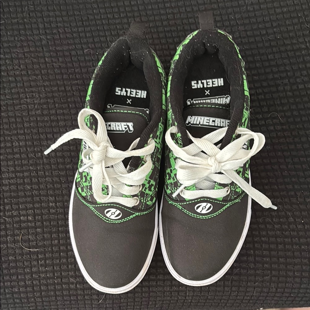 Heelys Black Minecraft Sneakers sz Y3